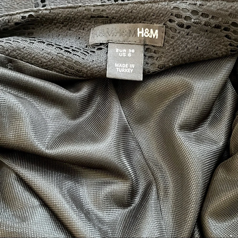 🌸3/$25 🆕 H&M Tonal Black Polka-Dot A-Line Circle Skirt, Size 6